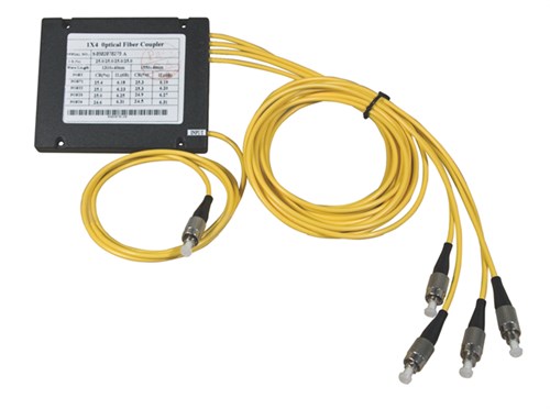 Optički razdjelnik signala 1 na 4 FC/PC, guš 6.8dB